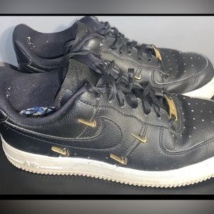 Nike WMNS Air Force 1 ‘07 LX AF1 Sisterhood Black Metallic Gold Sz 7.5